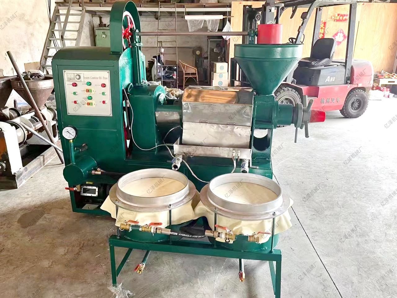 PRESSE A HUILE AUTOMATIQUE